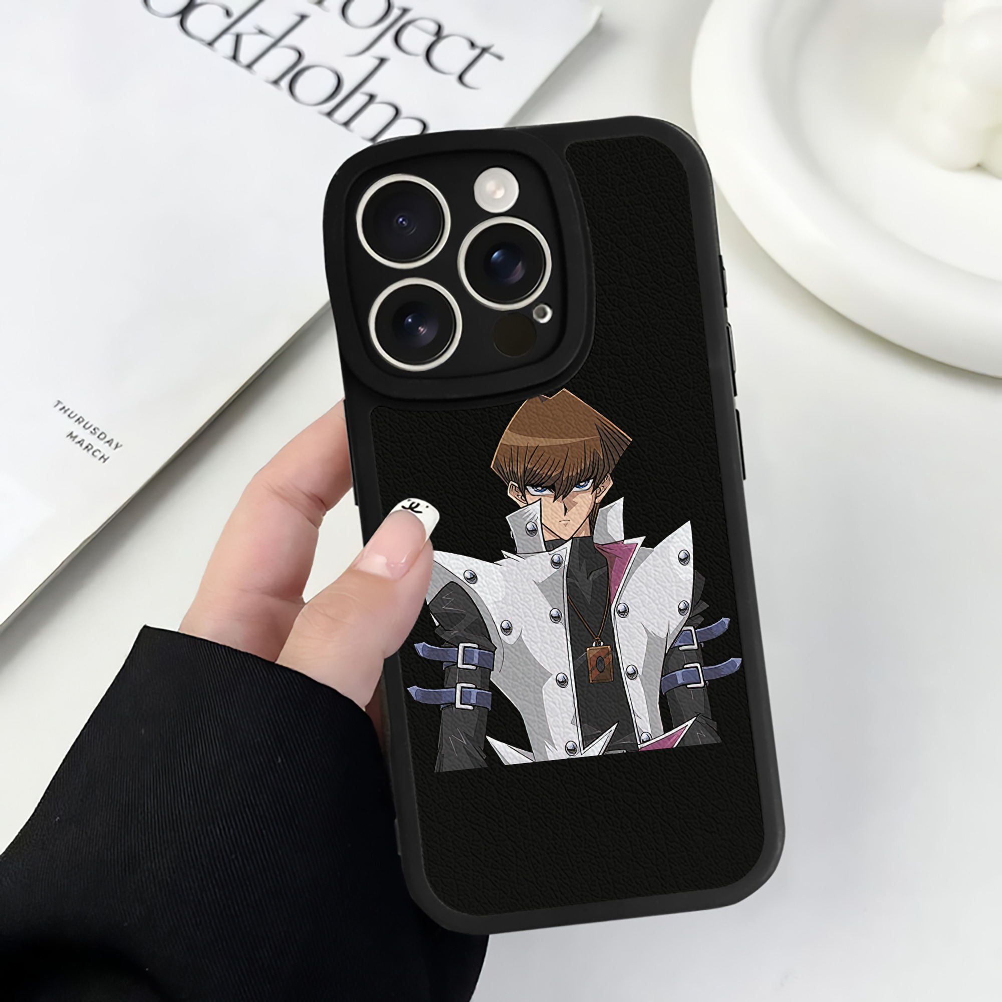 遊☆戯☆王 Yu-Gi-Oh! 【iPhone 16シリーズ対応】シリコンスマホケース（レザー調） 材質：シリコン
